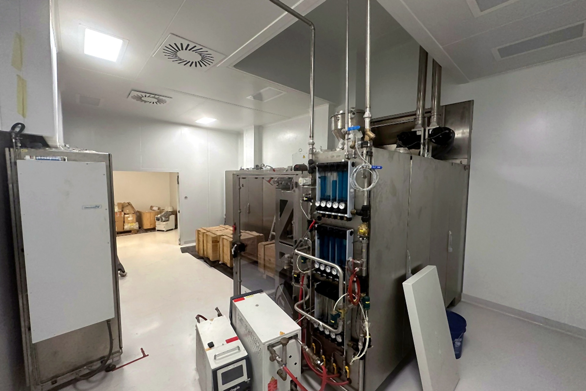 Cleanroom facility gallery image 5